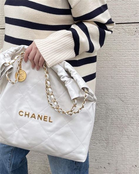 chanel 22 bag sizes|chanel bag 22 price.